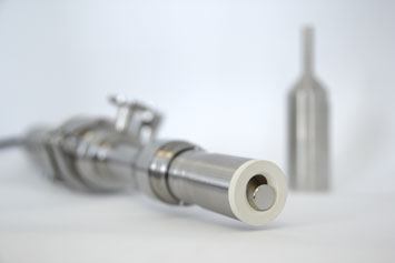 The ViscoTec endless piston principle ensures pulsation-free continuous dosing in the extrusion process.